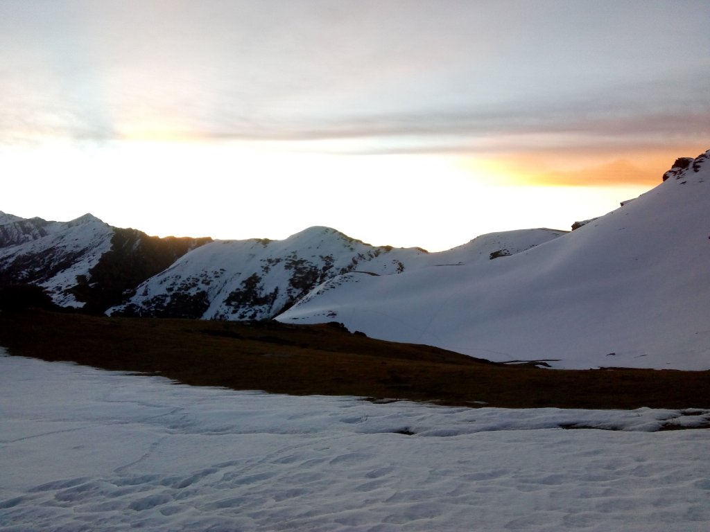 Majestic View Snow Capped At Kedarkantha trek