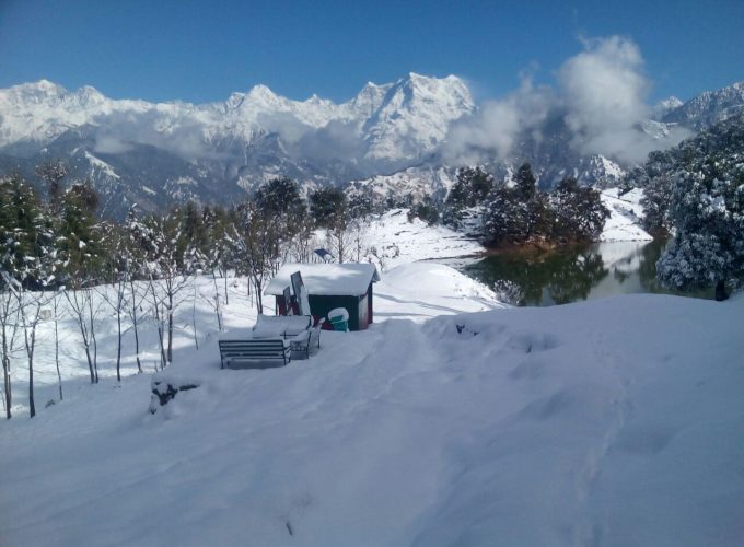 snow fall in chopta