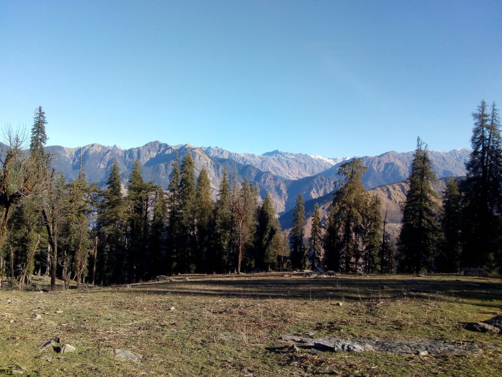 View from jadu ka talab kedarkantha trek