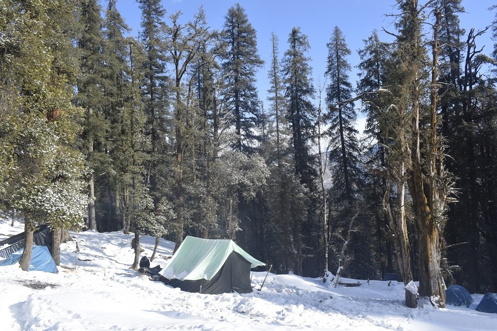 camp site on kedarkantha trek