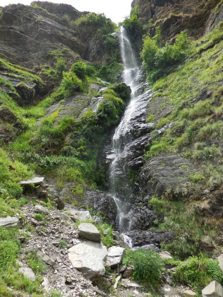 water fall on rupin pass trek