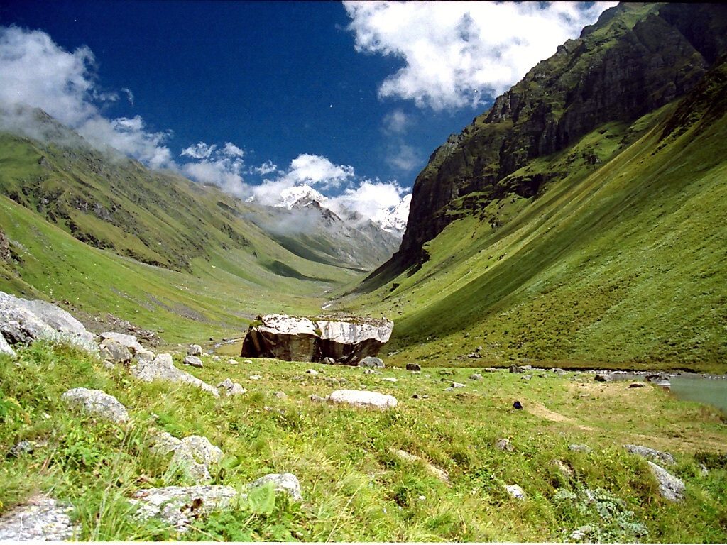 Borashu pass trek