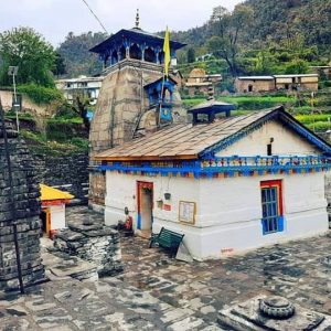 Utttarakhand Trip Trek:  temple on chopta