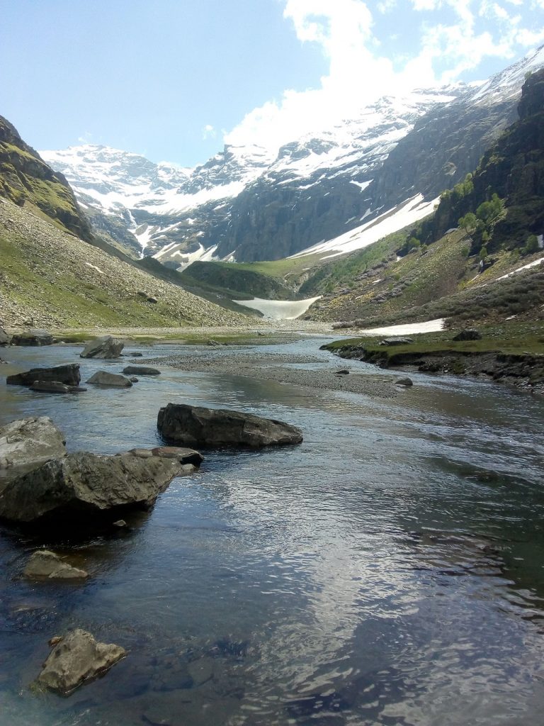 river on rupin pass trek