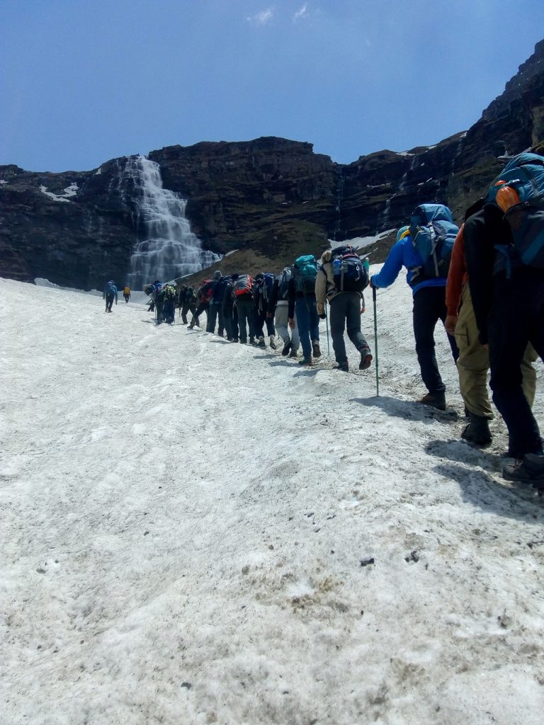 snow trek rupin pass